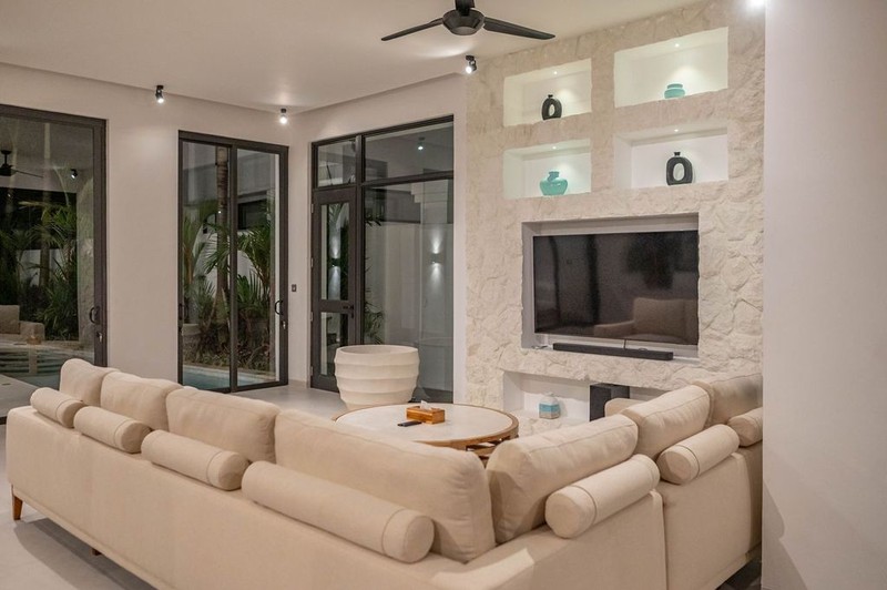 Leasehold - Private Rooftop Sanctuary, A Fully Furnished Luxury Villa in Pererenan, Canggu, Bali