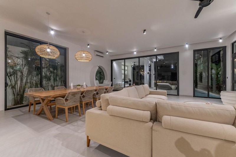 Leasehold - Private Rooftop Sanctuary, A Fully Furnished Luxury Villa in Pererenan, Canggu, Bali