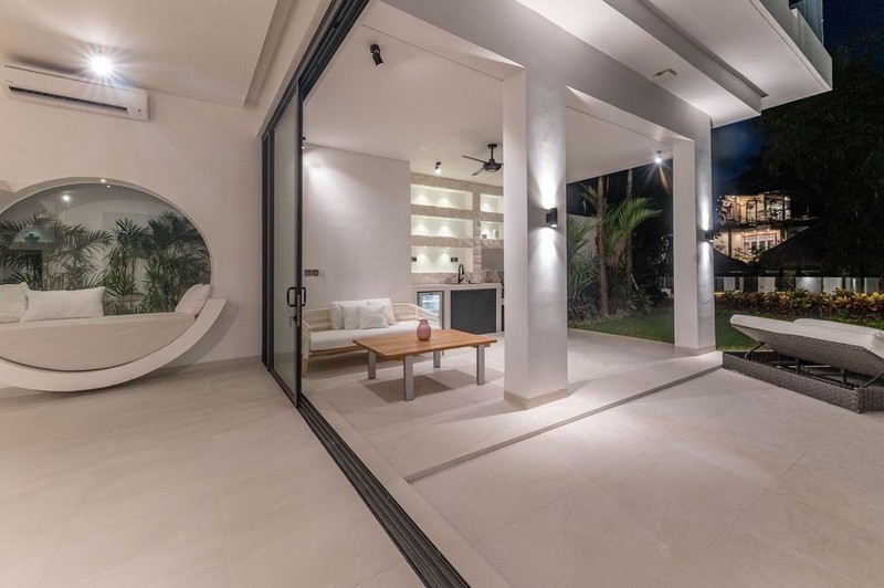 Leasehold - Private Rooftop Sanctuary, A Fully Furnished Luxury Villa in Pererenan, Canggu, Bali