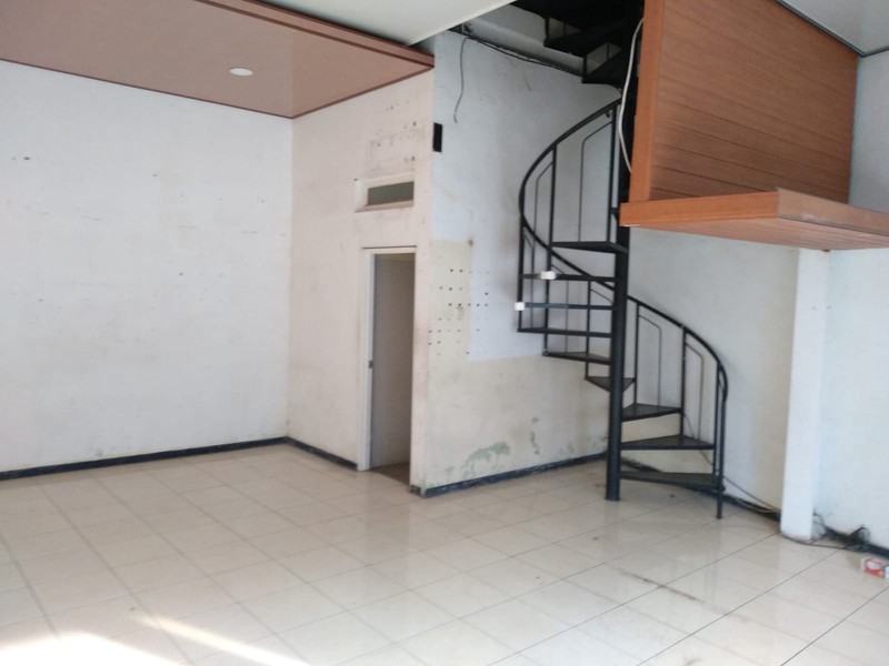 Disewakan Ruko Baliwerti Surabaya Pusat Kota - Bangunan 2,5 Lantai dekat BG Junction, Bubutan, Tembaan, Blauran 