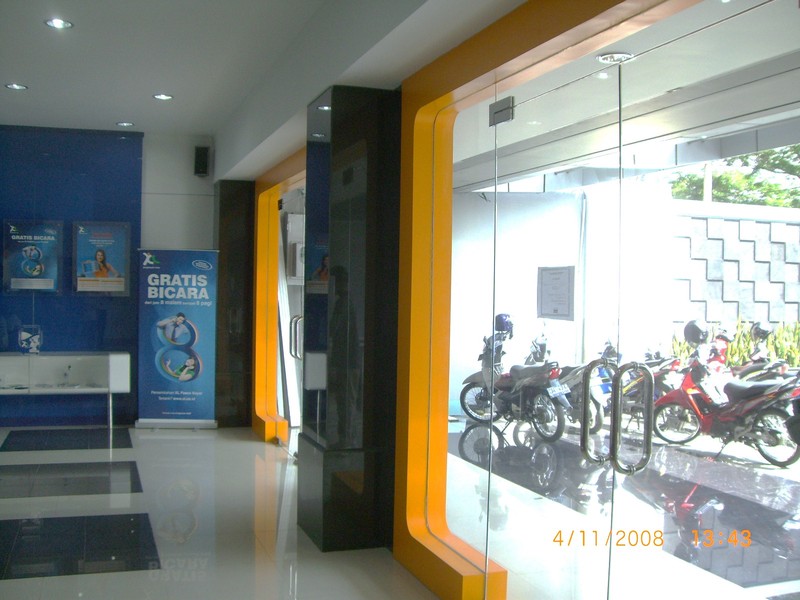 GEDUNG 3 LANTAI PUSAT KOTA BEBAS BANJIR AJL A.YANI DEKAT SIMPANG LIMA,JUAL ATAU SEWA.