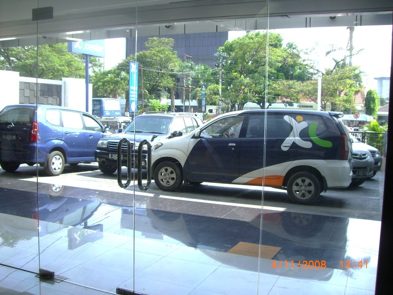 GEDUNG 3 LANTAI PUSAT KOTA BEBAS BANJIR AJL A.YANI DEKAT SIMPANG LIMA,JUAL ATAU SEWA.