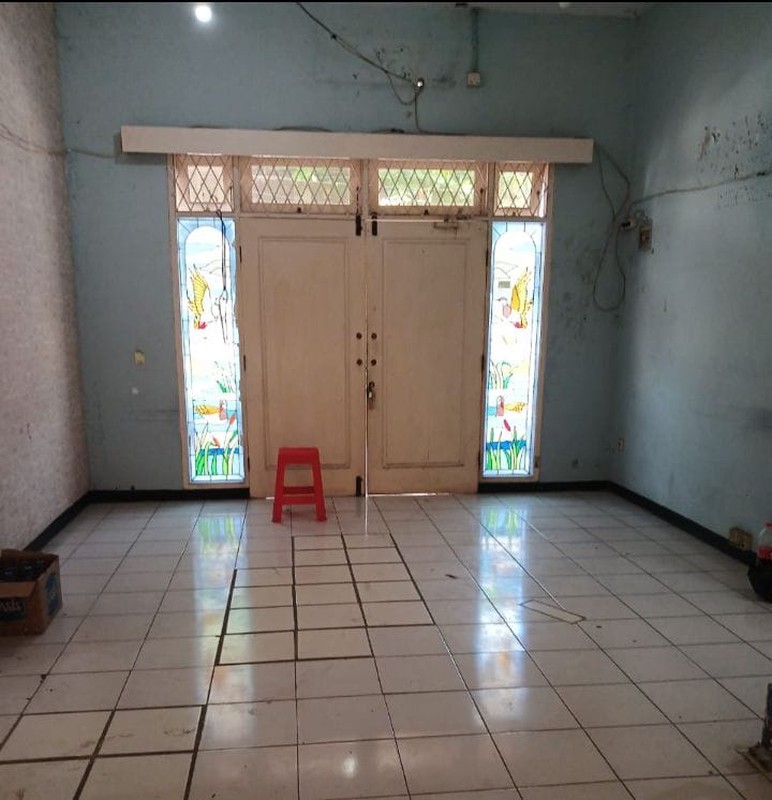Rumah Besar 2 Lantai, Pekarangan Belakang Luas, Dekat ECO Park Tebet, Di Tebet Timur