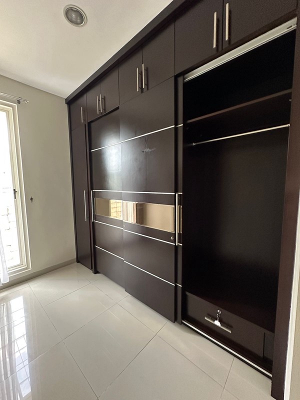 Disewakan Rumah Furnish Minimalis Rafles Garden Citraland Surabaya