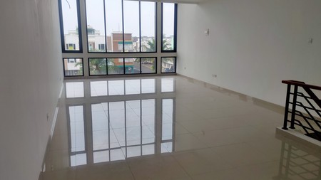 Jarang ada, Ruko Mewah Oregon Hadap Boulevard dekat BPK Penabur kota wisata