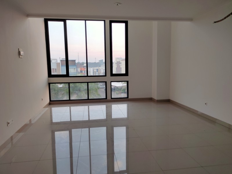 Jarang ada, Ruko Mewah Oregon Hadap Boulevard dekat BPK Penabur kota wisata