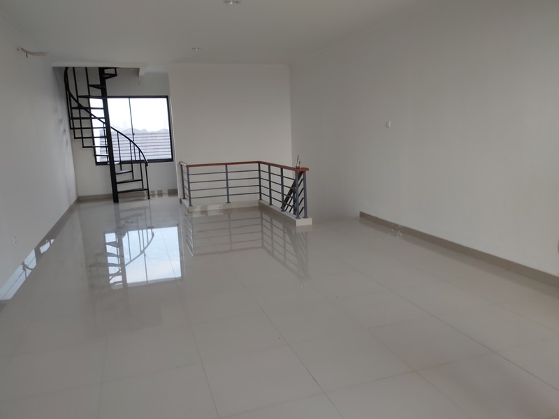 Jarang ada, Ruko Mewah Oregon Hadap Boulevard dekat BPK Penabur kota wisata