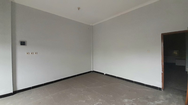 Ruko Lokasi Strategis di Jalan Raya Janti - Cocok untuk Usaha & Investasi