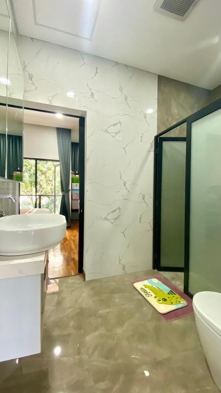 Rumah Modern dengan Private Swimming pool di Bintaro