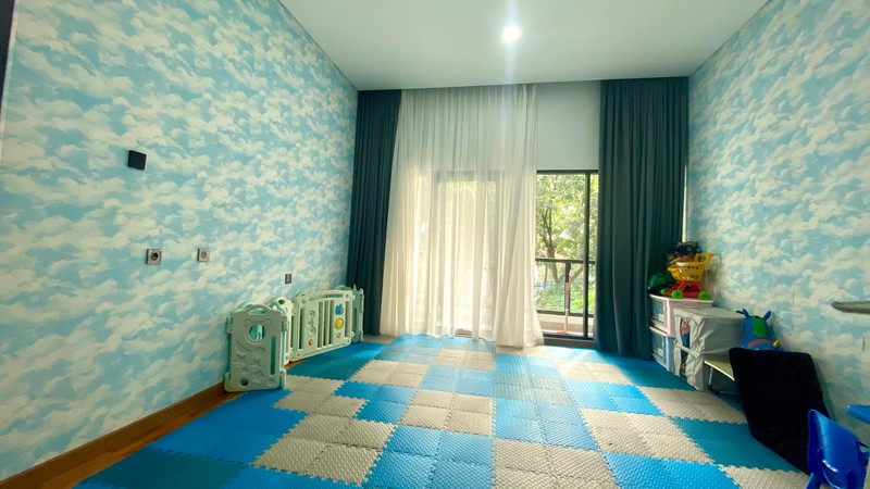 Rumah Modern dengan Private Swimming pool di Bintaro