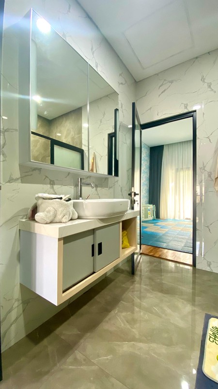 Rumah Modern dengan Private Swimming pool di Bintaro