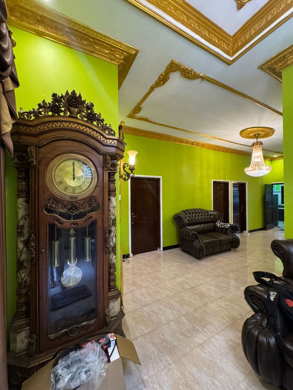 Hunian Mewah & Luas di Wedomartani  Fasilitas Lengkap, Parkir 6 Mobil, Siap Huni