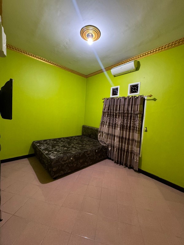 Hunian Mewah & Luas di Wedomartani  Fasilitas Lengkap, Parkir 6 Mobil, Siap Huni