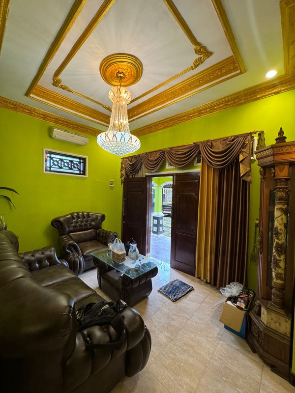 Hunian Mewah & Luas di Wedomartani  Fasilitas Lengkap, Parkir 6 Mobil, Siap Huni