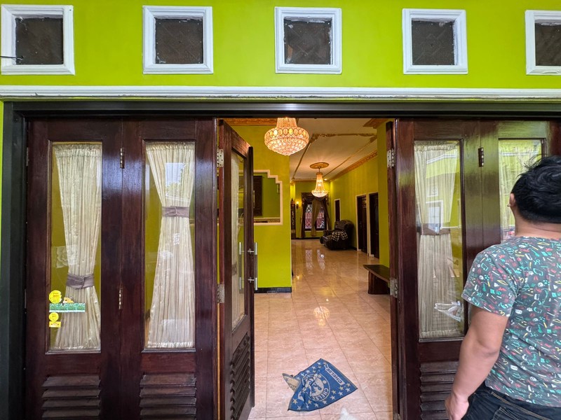 Hunian Mewah & Luas di Wedomartani  Fasilitas Lengkap, Parkir 6 Mobil, Siap Huni