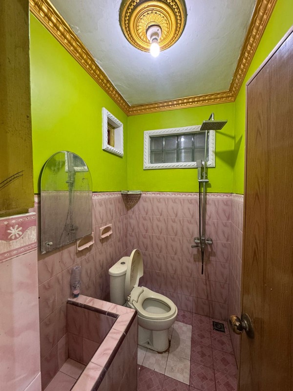 Hunian Mewah & Luas di Wedomartani  Fasilitas Lengkap, Parkir 6 Mobil, Siap Huni