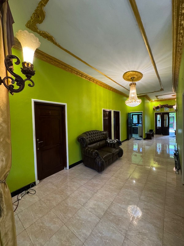 Hunian Mewah & Luas di Wedomartani  Fasilitas Lengkap, Parkir 6 Mobil, Siap Huni