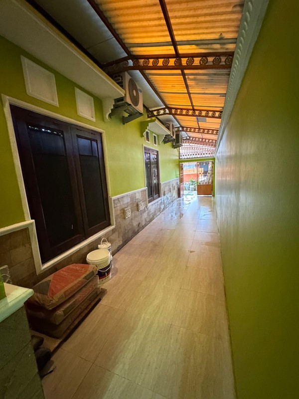 Hunian Mewah & Luas di Wedomartani  Fasilitas Lengkap, Parkir 6 Mobil, Siap Huni