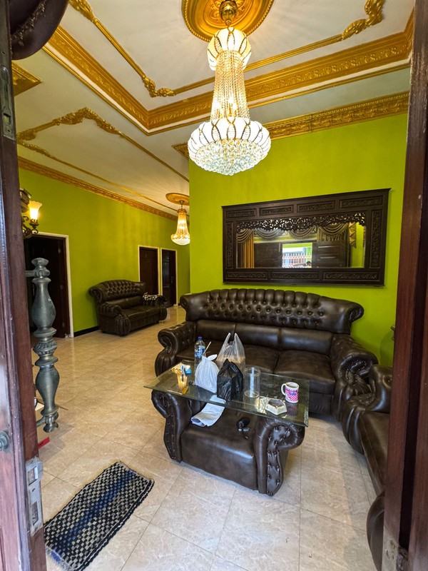 Hunian Mewah & Luas di Wedomartani  Fasilitas Lengkap, Parkir 6 Mobil, Siap Huni