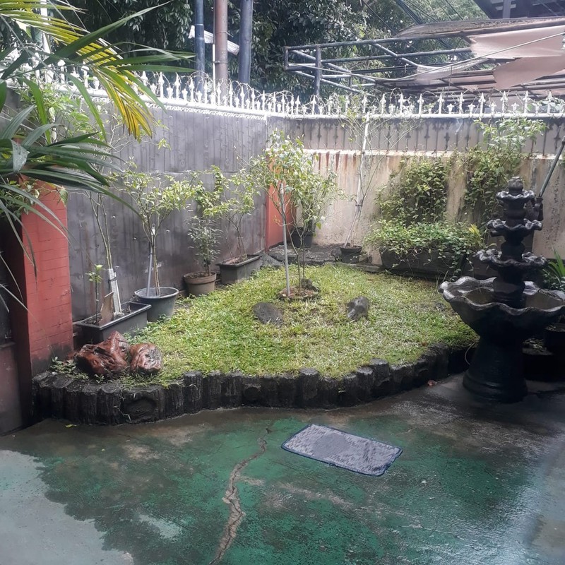 Rumah 1,5 lantai Standart yang  Asri harga nego di Kelapa Gading