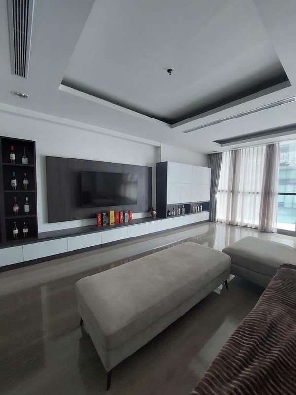 Apartemen Kemang Village 3+1 BR