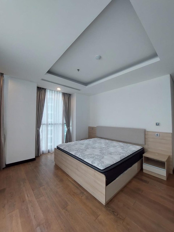 Apartemen Kemang Village 3+1 BR
