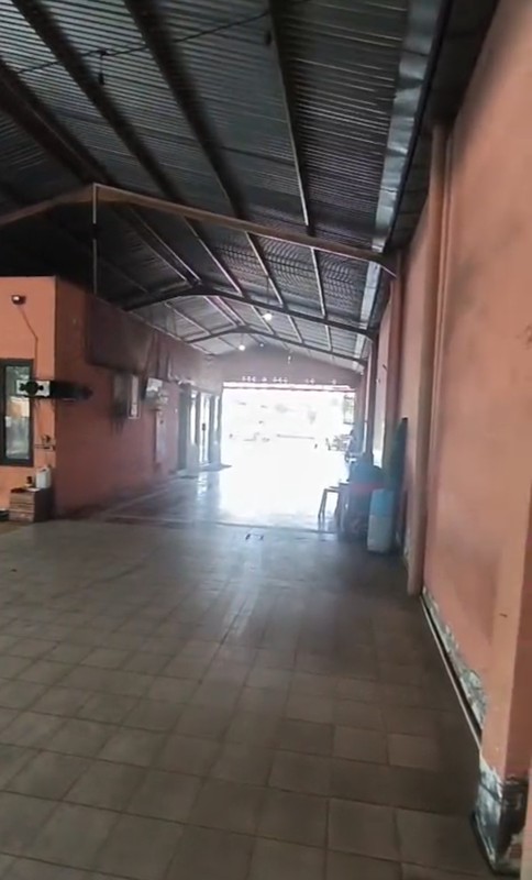 Disewakan 660 m2 Gudang Raya Babat Jerawat - Pakal - Benowo - Surabaya Barat - Hadap Nol Jalan Raya Kembar - Akses Truk Kontainer 40 Feet - Halaman Parkiran Mobil Luas