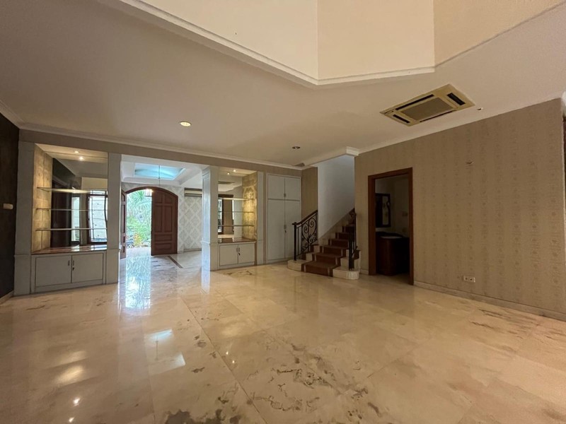 Dijual Rumah Tinggal di  Pondok Indah di Sekolah Kencana