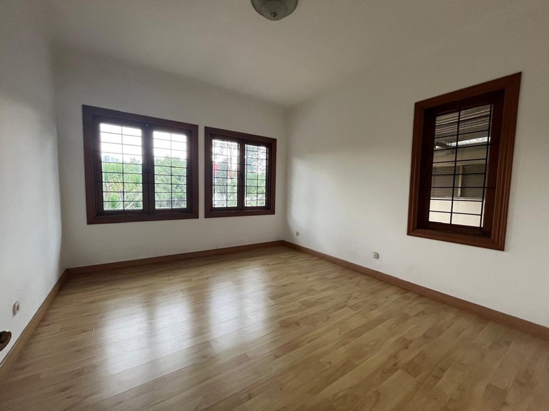 Dijual Rumah Tinggal di  Pondok Indah di Sekolah Kencana