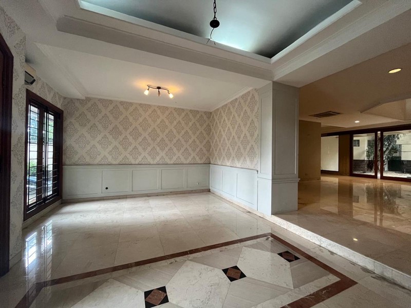 Dijual Rumah Tinggal di  Pondok Indah di Sekolah Kencana