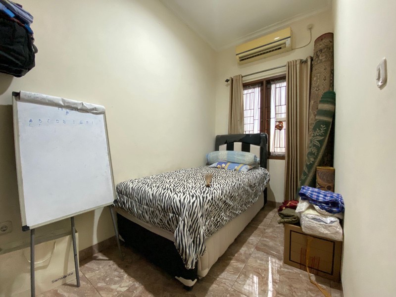 Jagakarsa gandaria luas 420 dalam komplek 6 kamar tidur 1 lantai