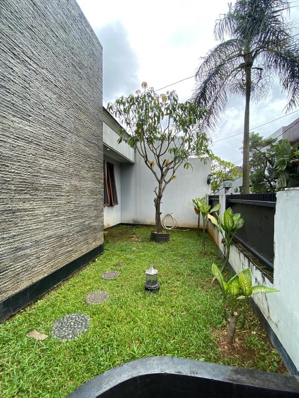 Cirendeu bukit cirendeu luas 300 halaman luas rumah 1 lantai