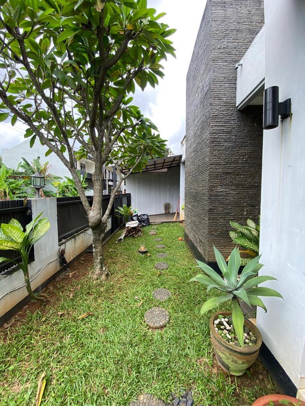 Cirendeu bukit cirendeu luas 300 halaman luas rumah 1 lantai