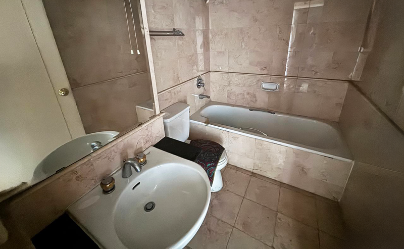 FOR SALE Apartemen Batavia 4 BR Fully Furnised Bendungan Hilir Jakarta Pusat