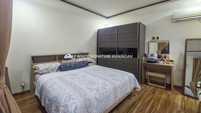 Di Jual Rumah 2,5 Lantai Siap Huni Lokasi Strategis di Jl. Danau Medara Bendungan Hilir