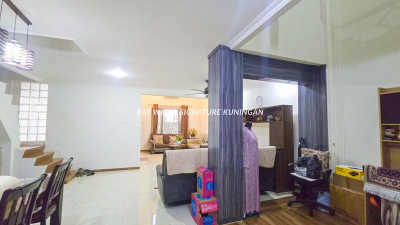 Di Jual Rumah 2,5 Lantai Siap Huni Lokasi Strategis di Jl. Danau Medara Bendungan Hilir