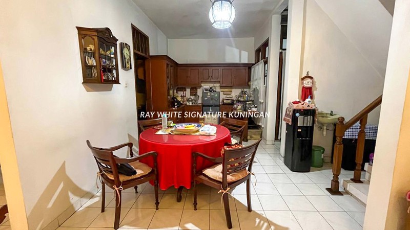 Di Jual Rumah Siap Huni di Perumahan Bukit Cirendeu Permai II - Dekat Stasiun MRT Lebak Bulus