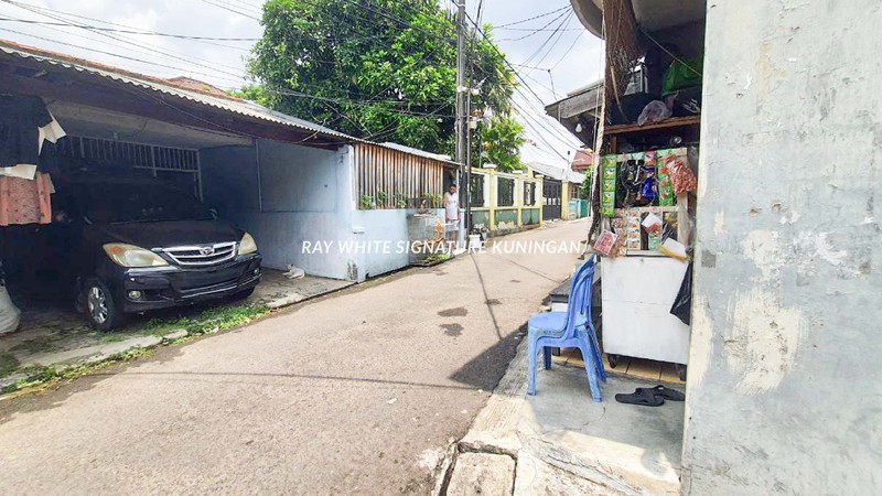 DI Jual Rumah Klasik Lokasi Strategis di Jati cempaka Bekasi