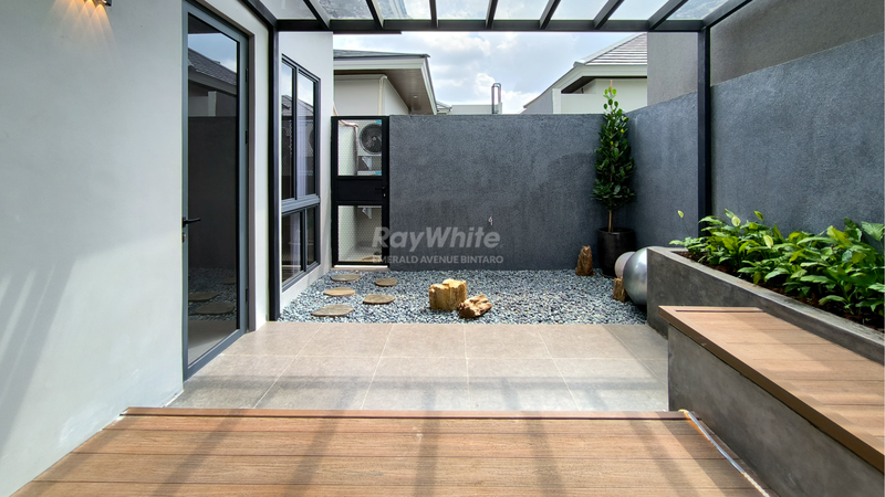 Rumah Baru 3 Lantai di Nivara Dharmawangsa - Semua Kamar Ensuite