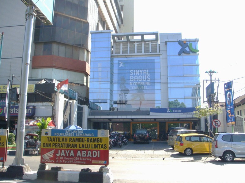 GEDUNG 3 LANTAI PUSAT KOTA BEBAS BANJIR AJL A.YANI DEKAT SIMPANG LIMA,JUAL ATAU SEWA.