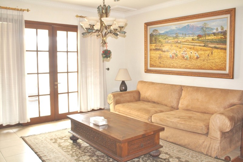 Rumah Siap Huni dengan Hunian Nyaman dan Asri Fasilitas Lengkap.