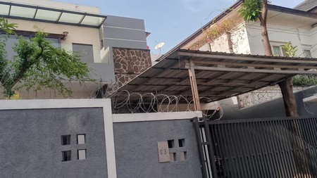 Rumah Bagus Siap Huni dan Asri di Jl Dwijaya, Radio Dalam Raya, Jakarta Selatan