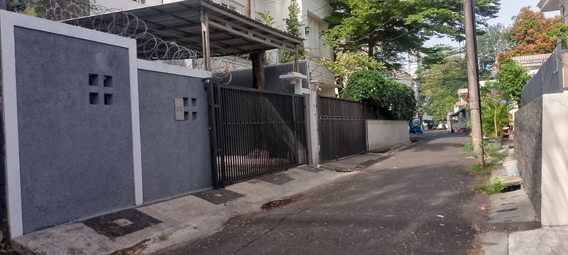 Rumah Bagus Siap Huni dan Asri di Jl Dwijaya, Radio Dalam Raya, Jakarta Selatan