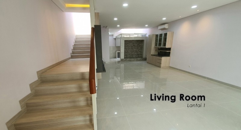 Dijual Townhouse Brand New di Radio Dalam, Kebayoran Baru - Semi Furnished, Rooftop Luas