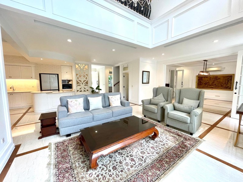 DISEWAKAN! RUMAH MEWAH EUROPEAN CLASSIC SIAP HUNI DI PONDOK INDAH