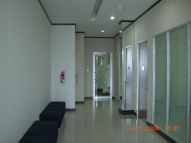 GEDUNG perkantoran di CBD SIMPANG LIMA Semarang Tengah