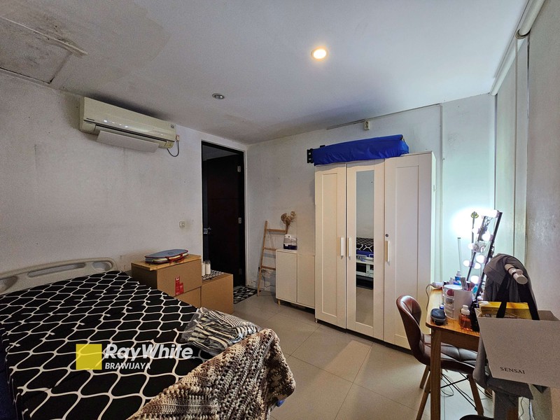 Rumah di Bintaro, Jakarta Selatan, Dalam Cluster, hanya 4 km ke MRT Lebak Bulus