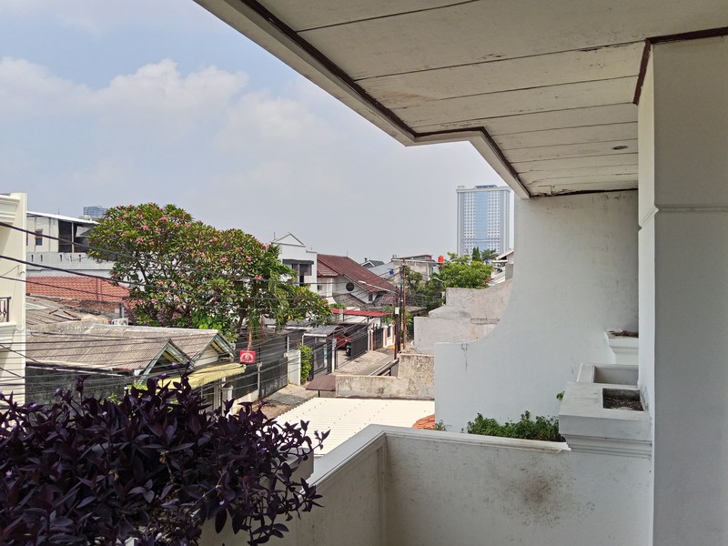 Dijual Cepat Rumah Tinggal Asri & Lokasi Strategis 