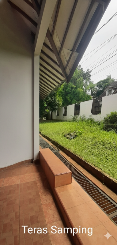 Hunian Asri dan Tenang di Pamulang dengan Taman yang Luas