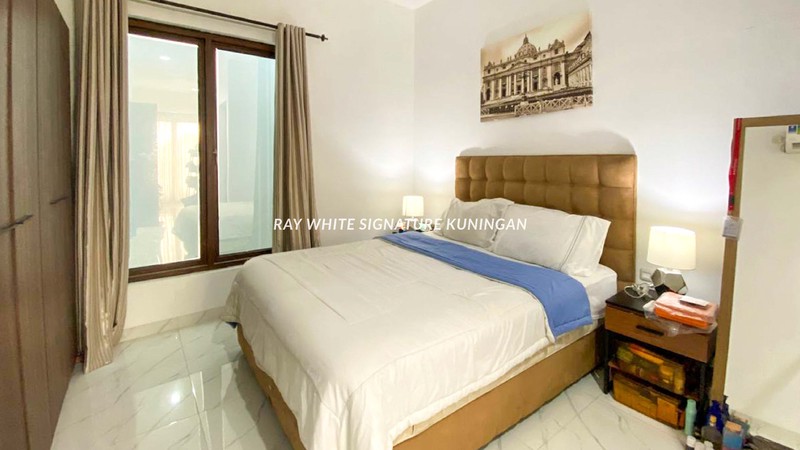 Rumah 3 Lantai Siap Huni di Tebet Barat - Lokasi Super Strategis & Bebas Banjir